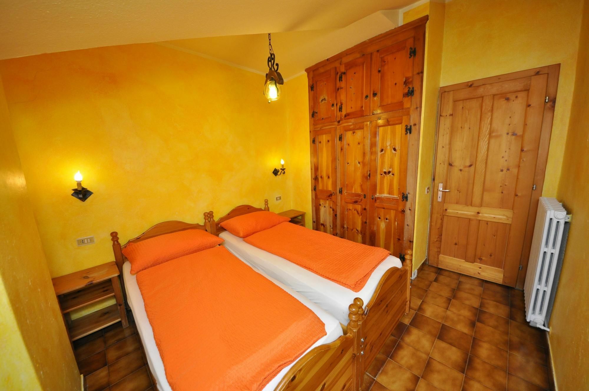 Residence Casa Longa By Livigno Accomodation Ngoại thất bức ảnh