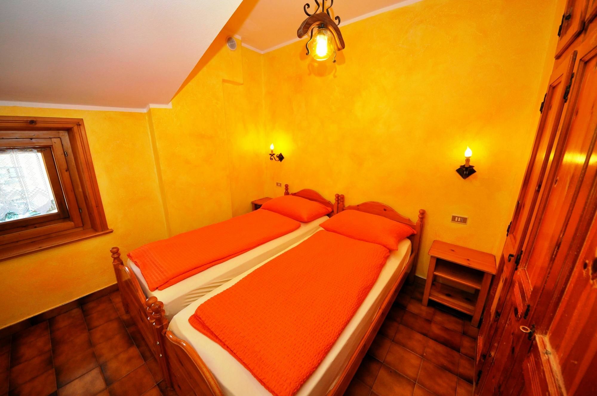 Residence Casa Longa By Livigno Accomodation Ngoại thất bức ảnh