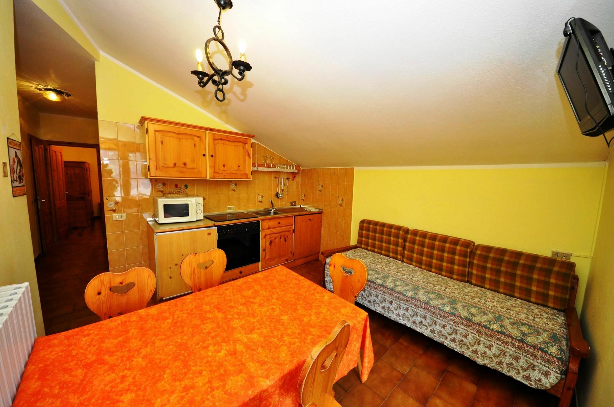 Residence Casa Longa By Livigno Accomodation Ngoại thất bức ảnh